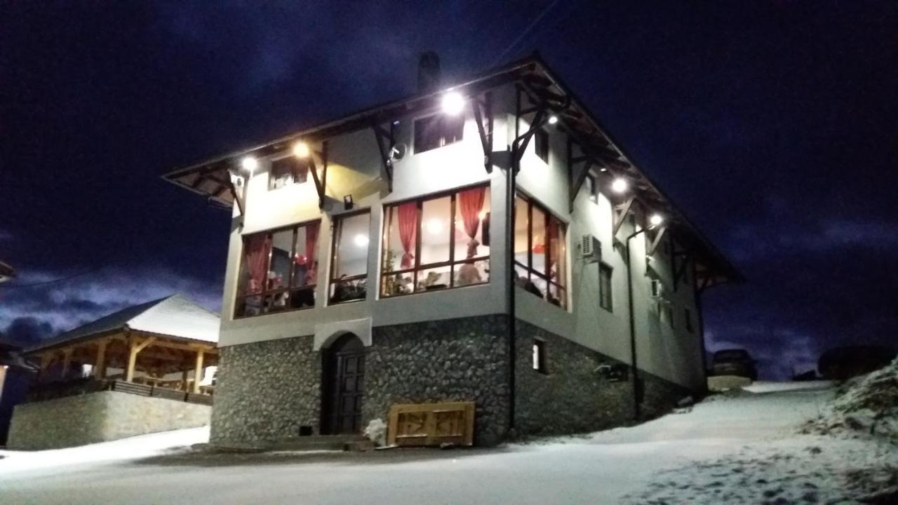 ヴァリェヴォ Etno Selo Lelic Bed & Breakfast エクステリア 写真